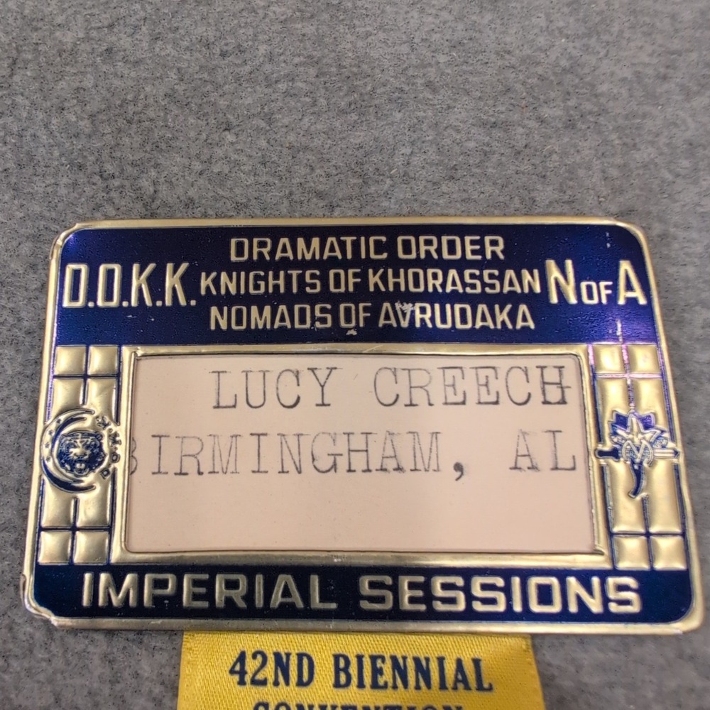 1975 D.O.K.K. Knights of Khorassan Imperial Sessions Milwaukee Delegate Badge - Picture 2 of 5